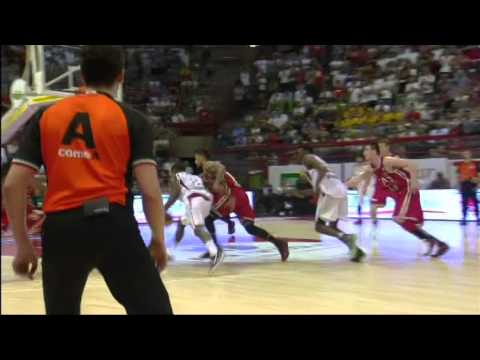 Giorgio Tesi Group Pistoia-EA7 Emporio Armani Milano: la azione chiave di Gara3