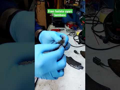 Fren balata uyarı lambası nasıl çalışır?  #araba #tamir #fren #shorts