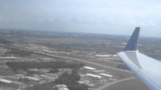 preview picture of video 'HD United Express CRJ-200 landing in Houston IAH'