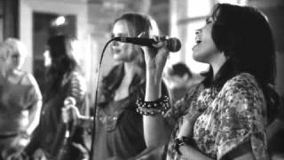 Wonderland - Not A Love Song