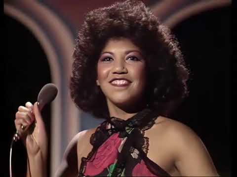 LINDA LEWIS - SLEEPING LIKE A BABY NOW & I'D BE SURPRISINGLY GOOD FOR YOU (From EVITA) (1980)