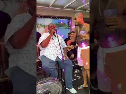 MC Kevin e Péricles Cantando Pagode