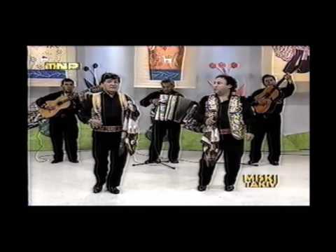 PICAFLOR TARMEÑO huayno con ESTUDIANTINA ANDINA Peru