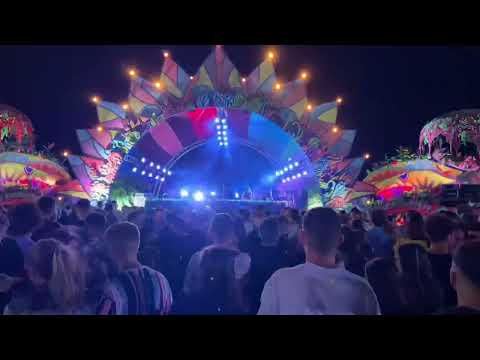 Mira Kater @ Neversea 2022 {Daydreaming 🌻Stage}