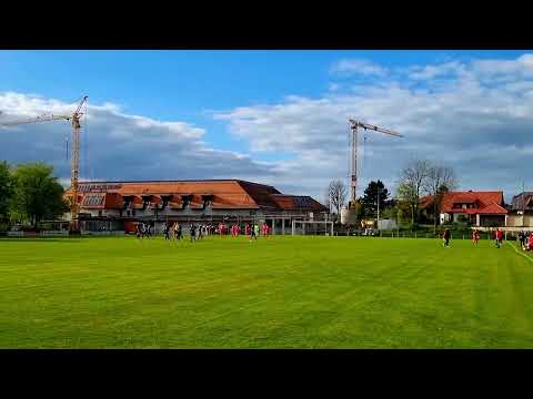 Einlaufen der Mannschaften, FC Spraitbach - SV Lautern am 10.04.2024