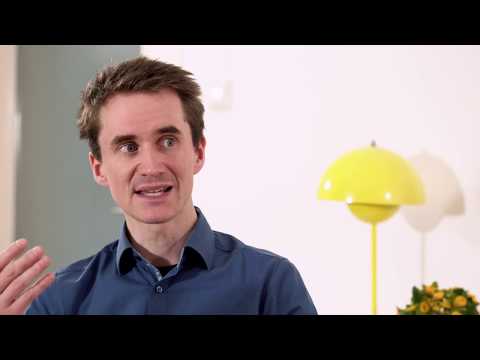 DWC-TV: Hirnforscher Dr. Henning Beck | Gehirn vs Künstliche Intelligenz – wer ist klüger?