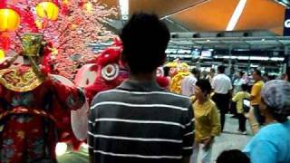 preview picture of video 'Lion Dance @ KLIA on 5.2.11'