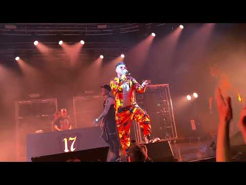Emis Killa & Jake La Furia - Gli Amici Miei (feat. Lazza) | Live @ Fabrique (MI) #ApocalisseTour