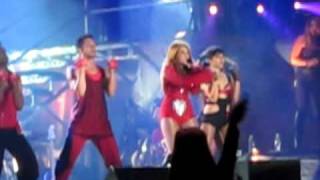 Gypsy Heart Tour � Santiago - Who Owns My Heart Performance - 04/05/11