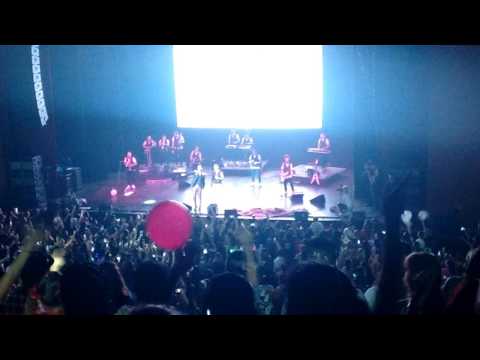 Brian Lanzelotta y Rodrigo Tapari-Una Cerveza(Gran Rex)