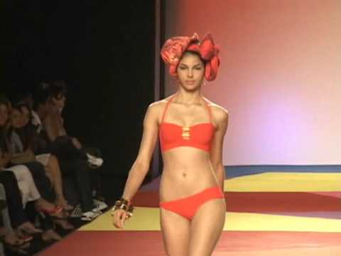 Barra Fashion Bahia 2009 - 07/10 - Desfile Salinas