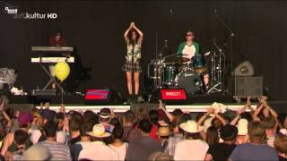 Charli XCX - Black Roses (HD live in Germany)