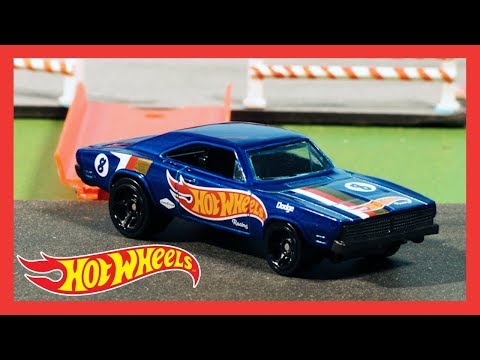 Equipe de corrida No desafio 500 da Hot Wheels! | Hot Wheels Português