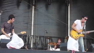 The Cribs - Be Safe [Live @ Lollapalooza]