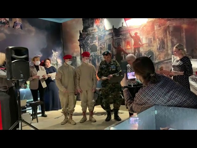 Участник поискового движения из Бугульмы вручил личные вещи участника войны