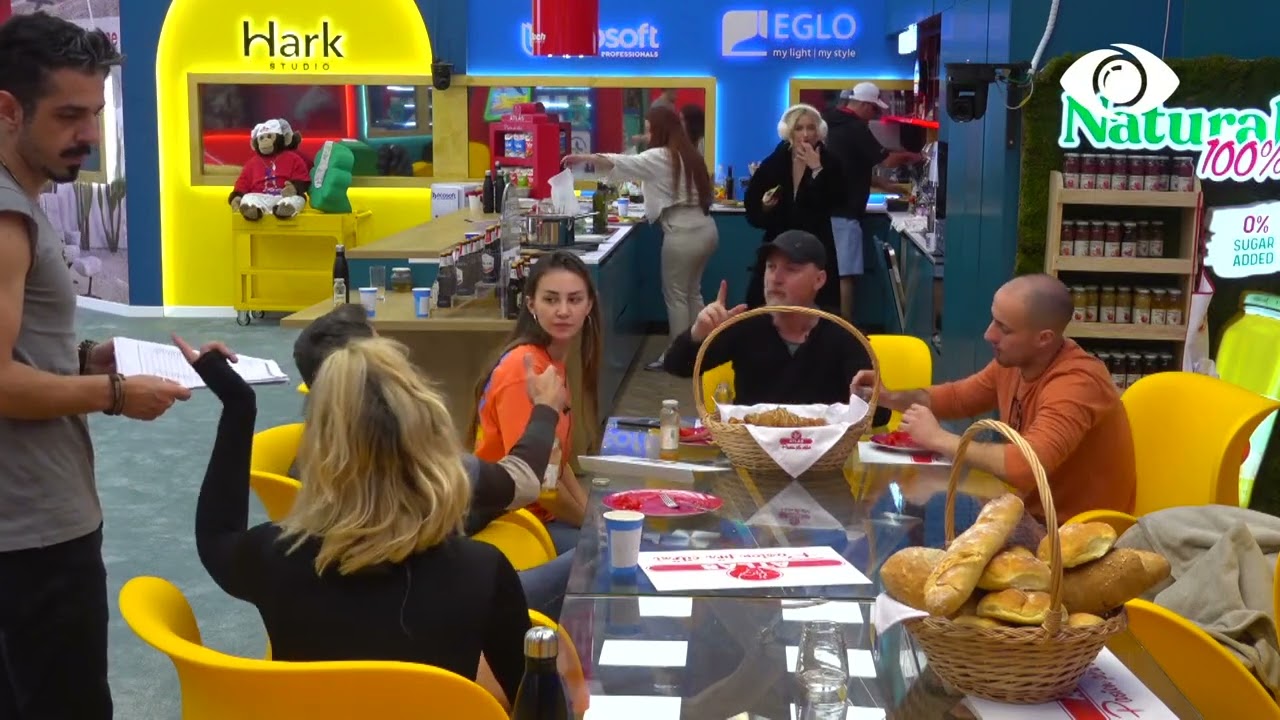 O nikotina ime!/ As cigaret nuk e shpërqëndrojnë Kejvinën nga Kristi