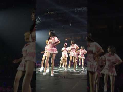 AOA heart attack onekconcertinmanila