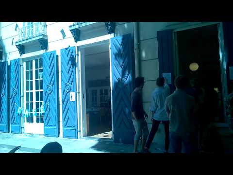 download lagu mp3 mp4 Ciup Maisons, download lagu Ciup Maisons gratis, unduh video klip Ciup Maisons