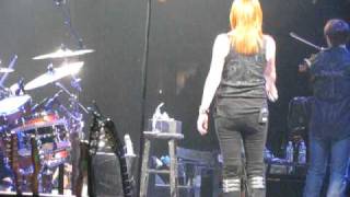 Reba &amp; Lee Ann Womack - Does He Love You - Buffalo, NY - 10/16/10