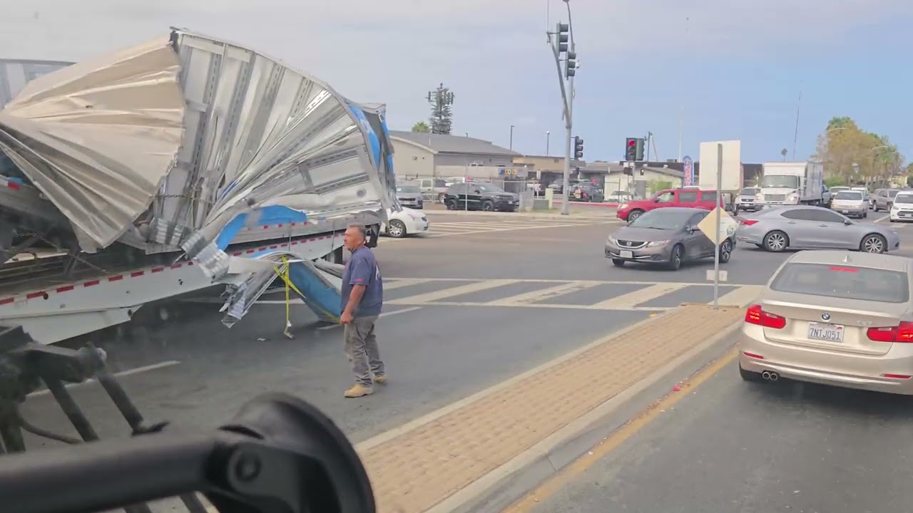 Wrecked Amazon Truck Caught on Camera || ViralHog