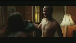 Porta - La bella y la bestia (Megan Fox, Dominic Monaghan, Eminem y Rihanna)