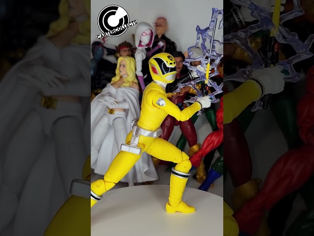 Vídeo relacionado con Power Rangers Lightning Collection S.P.D. Yellow Ranger Figura de acción coleccionable de 6 pulgadas con accesorios de juguete para mayores de 4 años