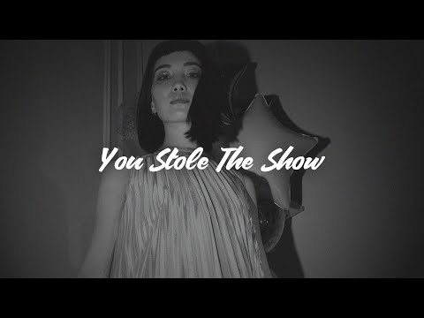SIENNA SPIRO - You Stole The Show (Lyrics)