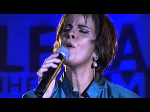 Andar Com Fé video