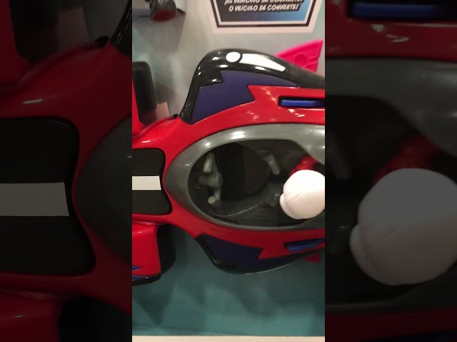 Vídeo relacionado con PJ Masks Animal Power - Flash Cruiser - Juguete preesolar - Coche Convertible con Luces y Sonidos - Vehículo de Juguete - A Partir de 3 años