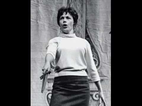 Beverly Wolff - All'afflitto e dolce il pianto ( Roberto Devereux - Gaetano Donizetti )