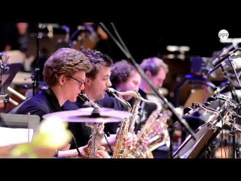 Ljubljana Academy of Music Big Band: Closely Dancing