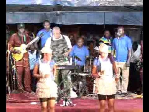 Young Bolivia Live On Stage 3