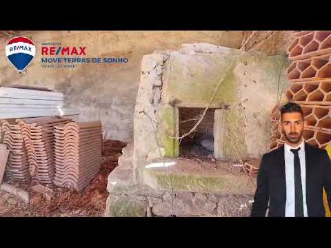 Casa em pedra smi-restaurada ,água própria e vistas sobre o Gerês.ID-171