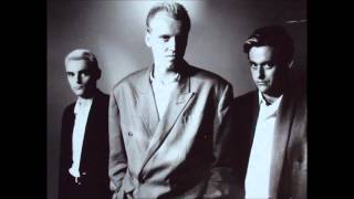 Heaven 17 - Who'll stop the rain ( 12" extended version )