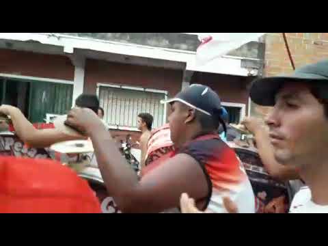"San Martin de  Tucumán-La Banda del Camión caminando a ciudadela" Barra: La Banda del Camion • Club: San Martín de Tucumán • País: Argentina