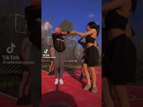 Lena Cam Nunu Eli do backflips ‼️🙃 #influencercity #lenadavis #eliunique