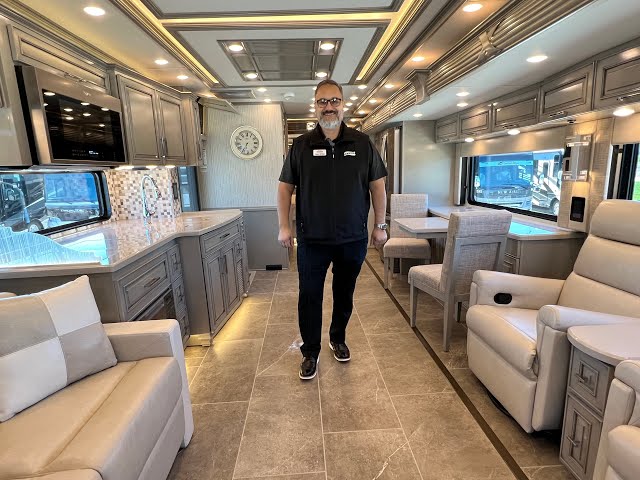 Preview image of 2024 Newmar Supreme Aire 4530 (17N232001) youtube video