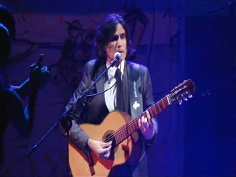 DIEGO MORENO canta TU SI NA COSA GRANDE - LIVE IN NAPOLI - TEATRO TRIANON - TANGO SCUGNIZZO