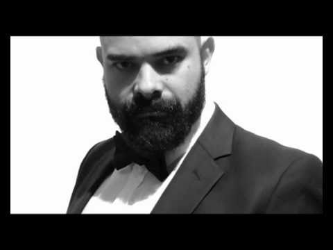 COCKETTE IN BLACK - 11-02-2011