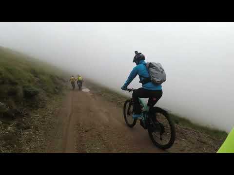 Din Pasul Rotunda, tură eMTB spre Vf. Omu, Munții Suhard