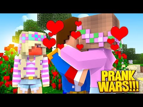 Minecraft PRANK WARS || BOYFRIEND PRANKS GIRLFRIEND-LITTLE DONNY BACK WITH LITTLE KELLY?