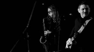 Eric Lindell  Lay Back Down The Loft at City Winery  Wed 11 14 18