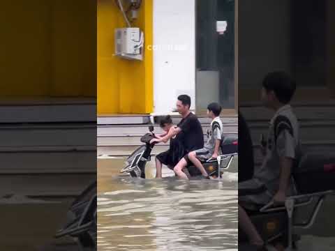 Tufão Dolphin chega à China: veja imagens do caos