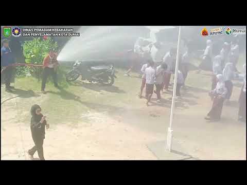 Penyiraman Ke Sekolah SDN 017 Buluh Kasap