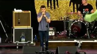 The Maccabees 'Tissue Shoulders' at Glastonbury 09
