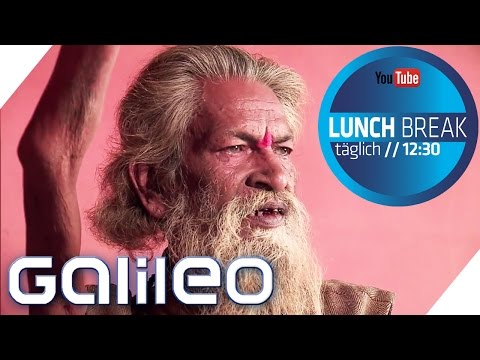 Indian man holds his arm in the air for 38 years | Galileo Lunch Break