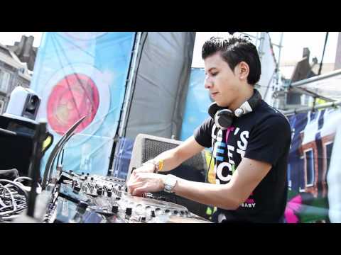 Vico Valesco (alias Bizarre R)  @ Dancetour Maastricht 2011