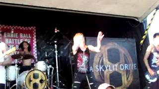 A Skylit Drive - XO Skeleton (live Warped Tour San Antonio)