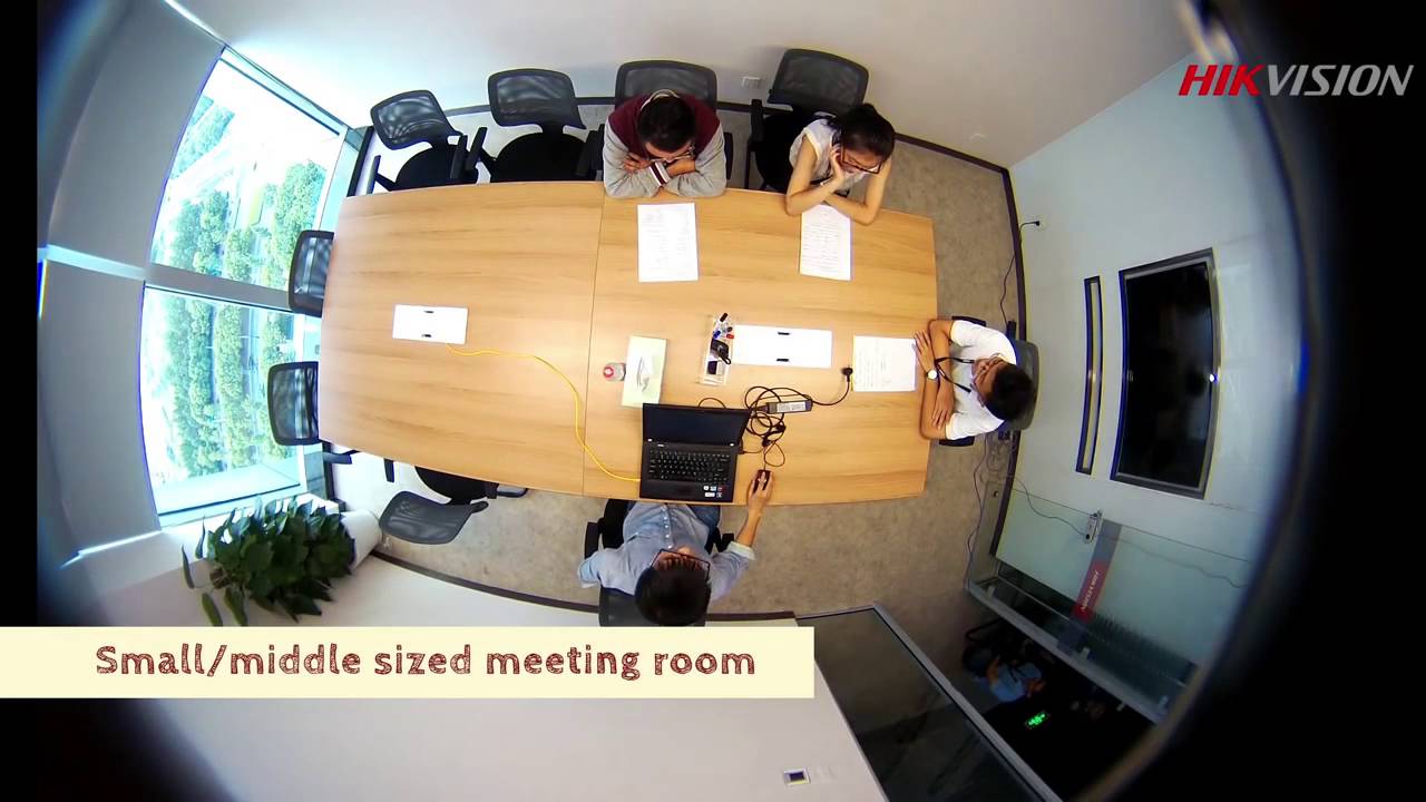 Cámara 180° con alarma y luz