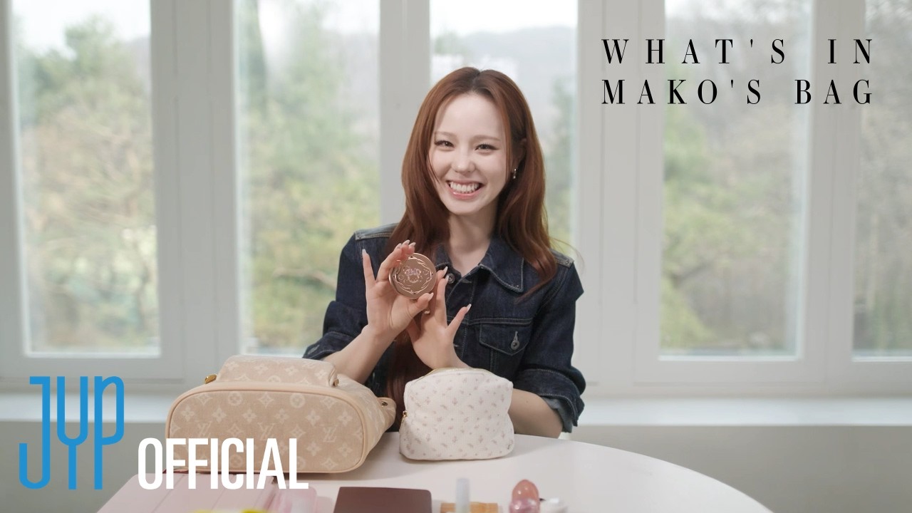 [#NiziU_BDay] What's in MAKO's Bag ?